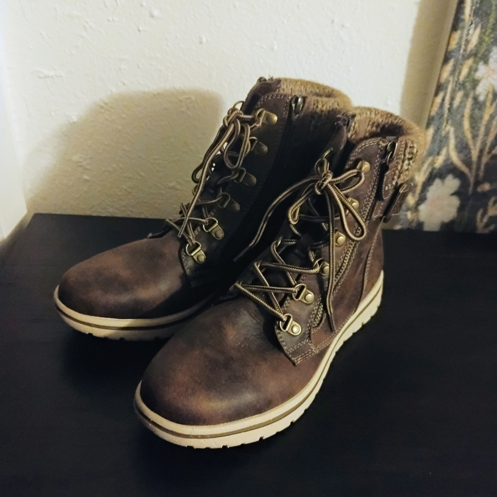 Stone Mountain Accessories Brown Ankle Boots